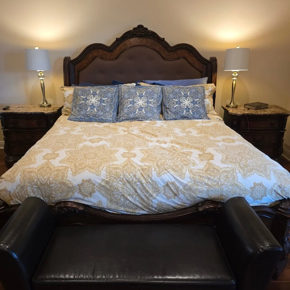 Pottery Barn King Duvet Cover Set 6pc, Gold Medallion 2 King & 3 Euro Shams Blue